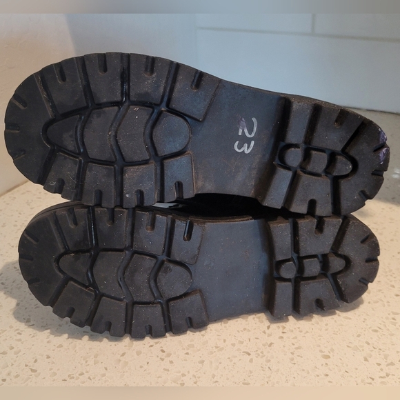 Soda Shiny Emerald Green Lace-Up Combat Boots | Size 5 - Picture 4 of 4